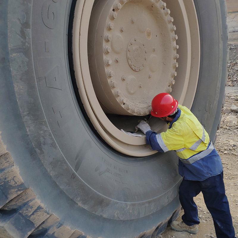 世界上最大尺寸的陆安牌工程机械轮胎在煤矿运行体现优异